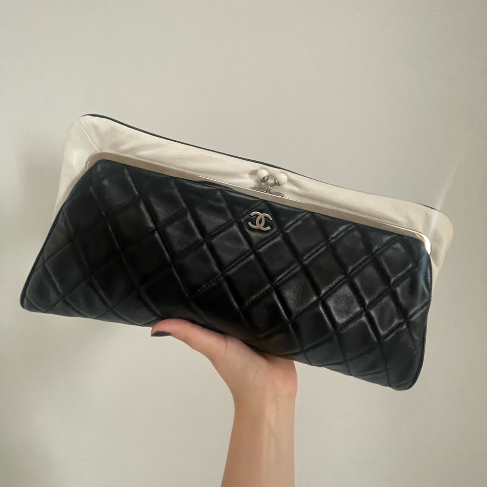 Chanel Black Quilted Lambskin Oversized Kisslock Clutch with Mini Coinpurse